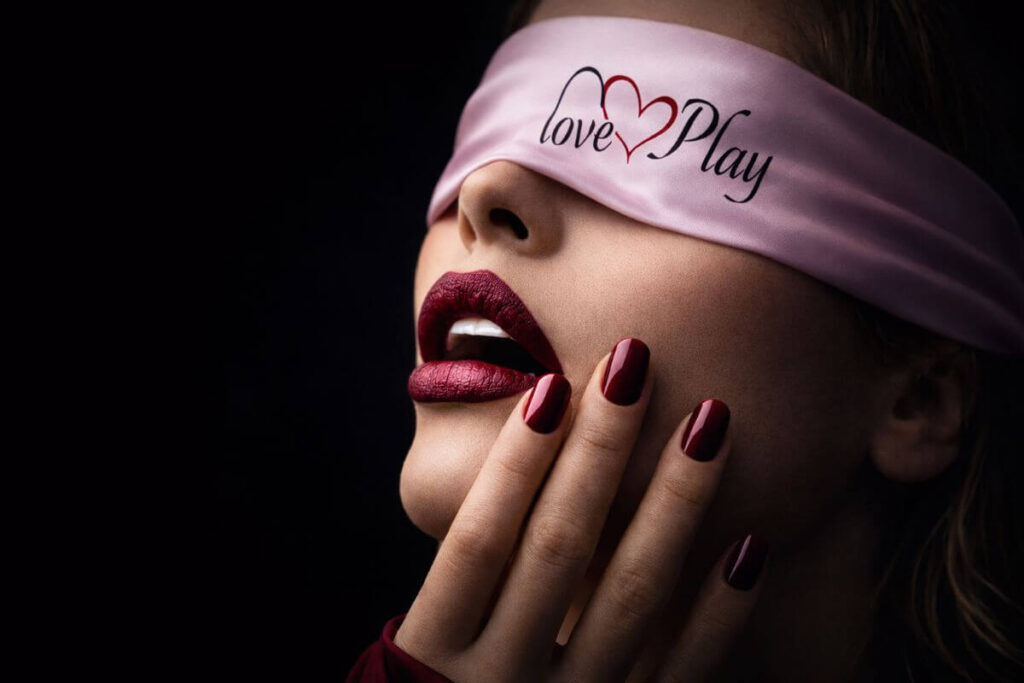 Mysterious allure with love♡Play blindfold